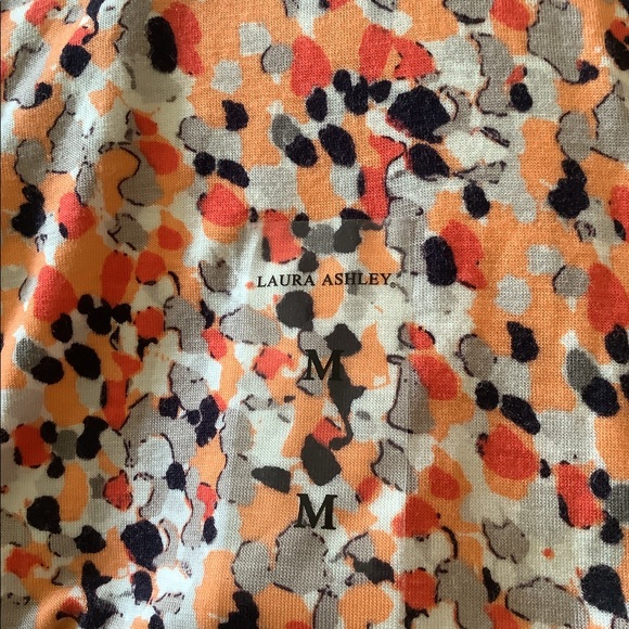 Laura Ashley long sleeve top new with tags medium pixel print 58$ retail - Picture 6 of 11